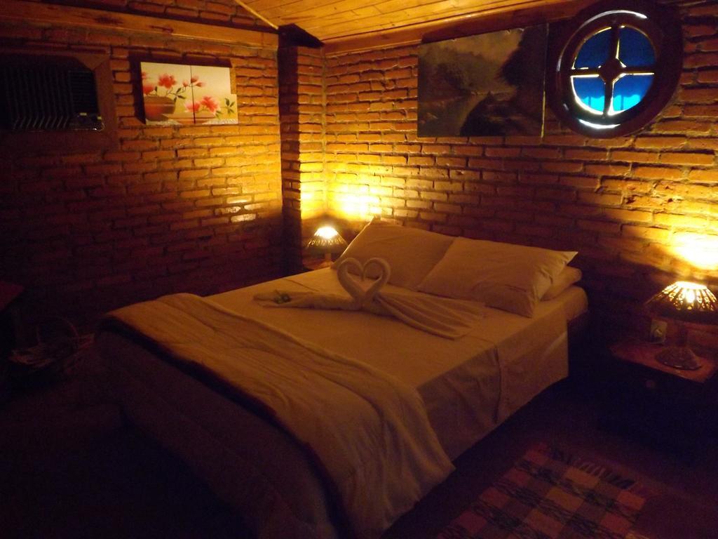 Pousada Quintal Das Pedras Penedo  Habitación foto